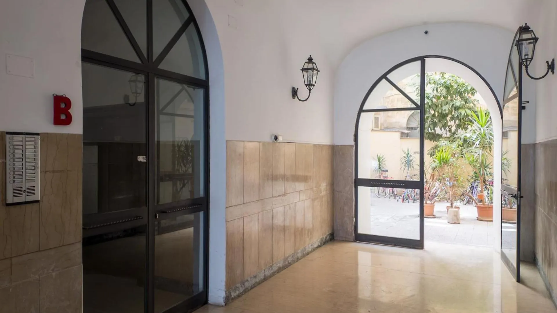 The Best Rent - Modern Two-Bedroom Apartment In Esquilino Area Rome
