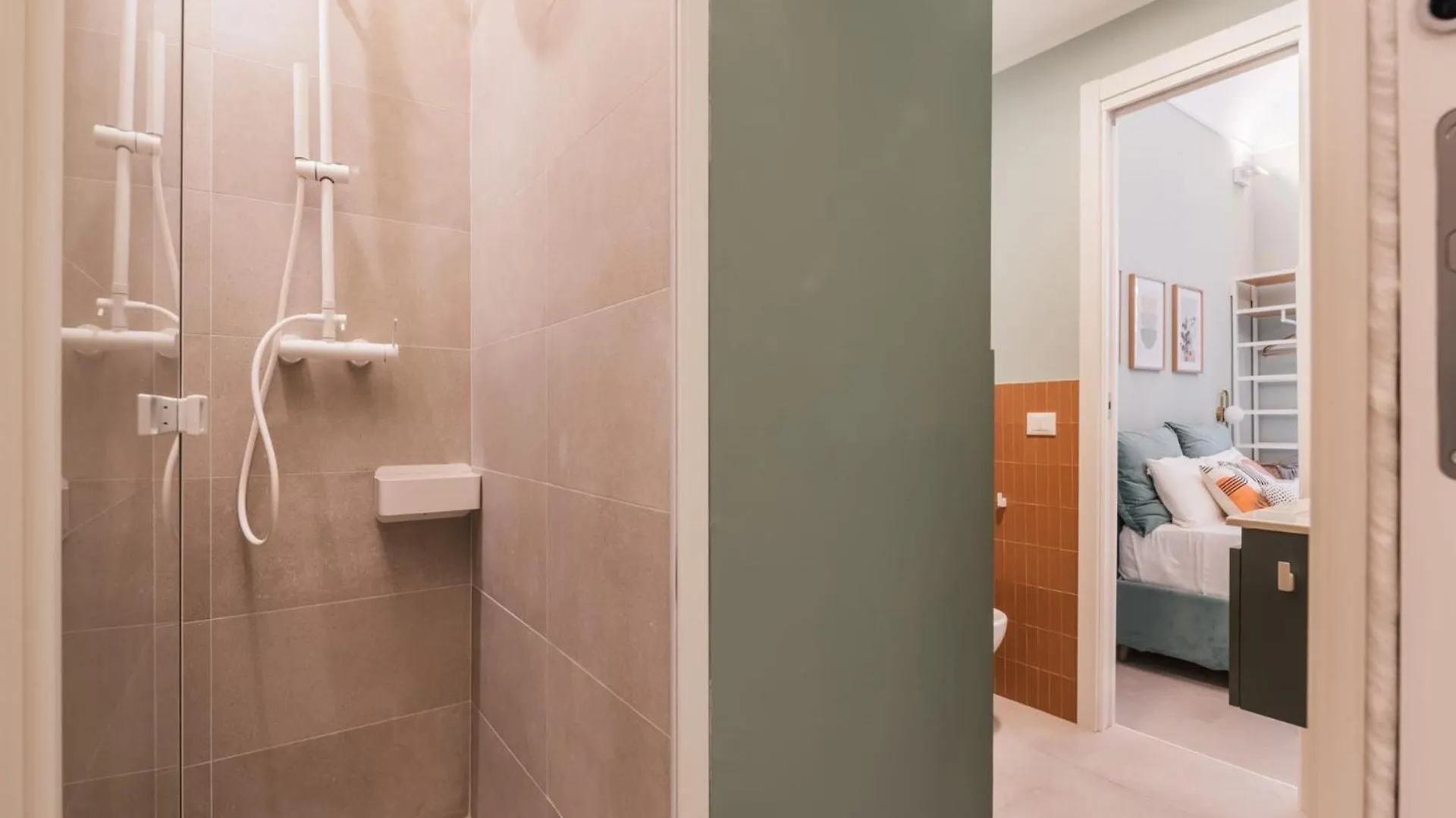 The Best Rent - Modern Two-Bedroom Apartment In Esquilino Area Rome 0*,  Italy