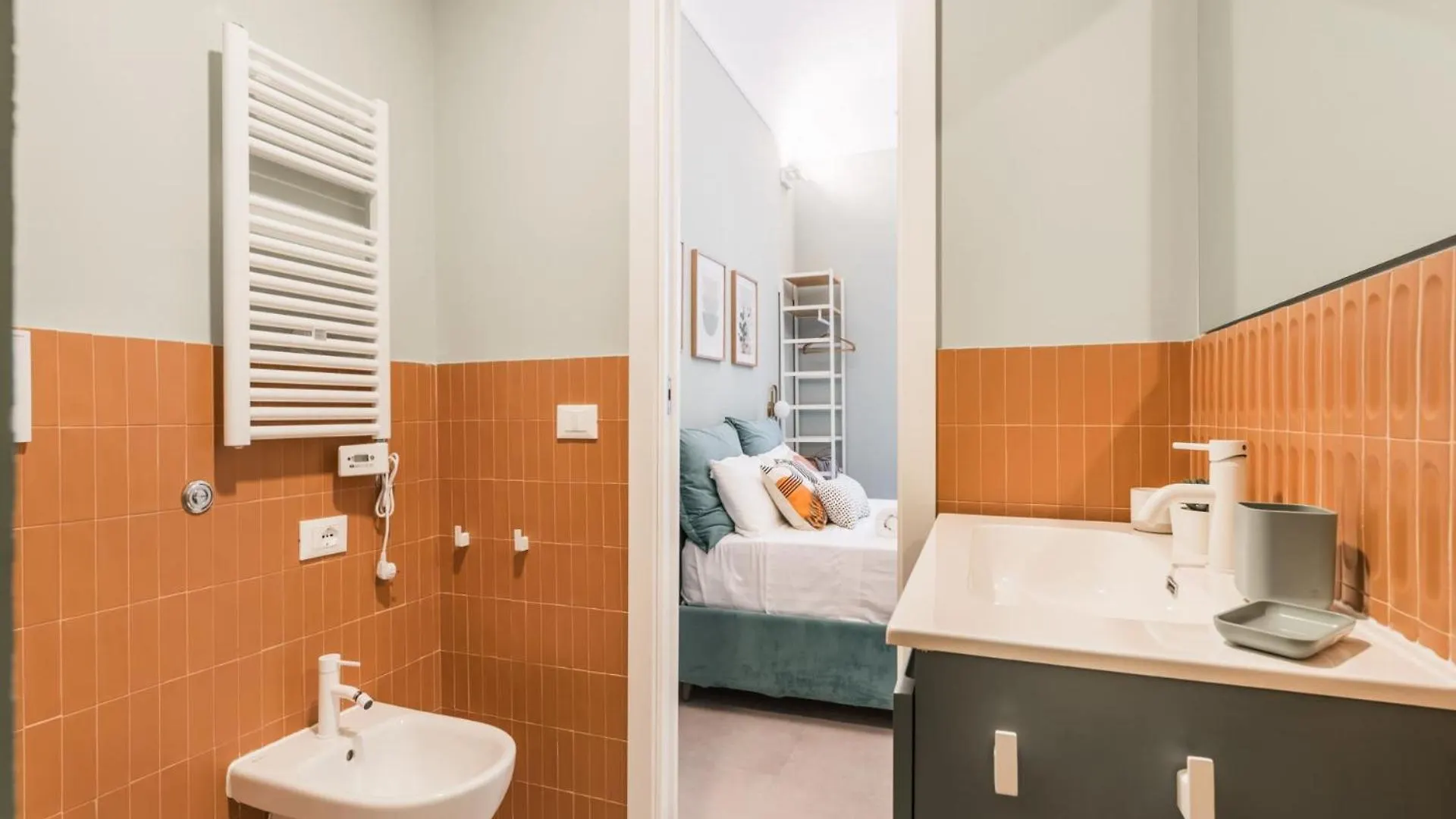 The Best Rent - Modern Two-Bedroom Apartment In Esquilino Area Rome