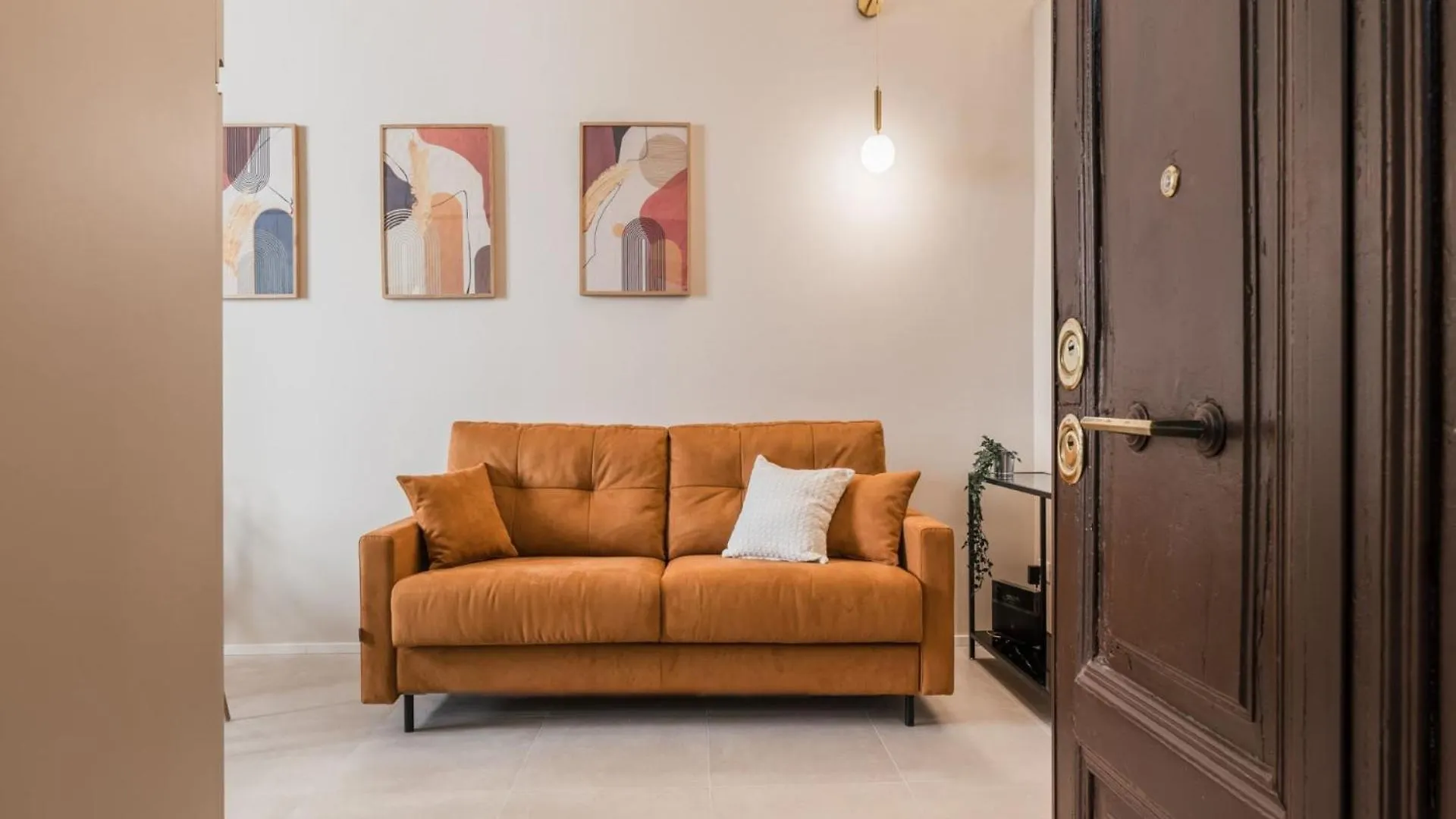 The Best Rent - Modern Two-Bedroom Apartment In Esquilino Area Rome