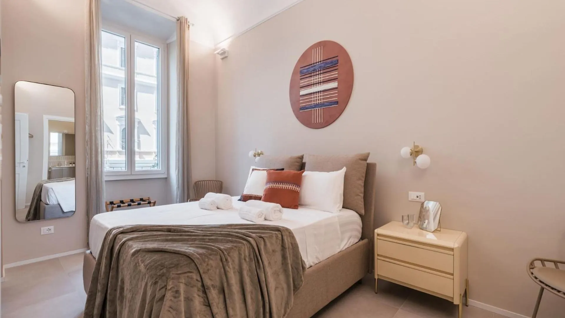 The Best Rent - Modern Two-Bedroom Apartment In Esquilino Area Rome